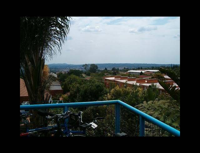 2 BEDROOM TOWNHOUSE FOR SALE IN WINDSOR EAST